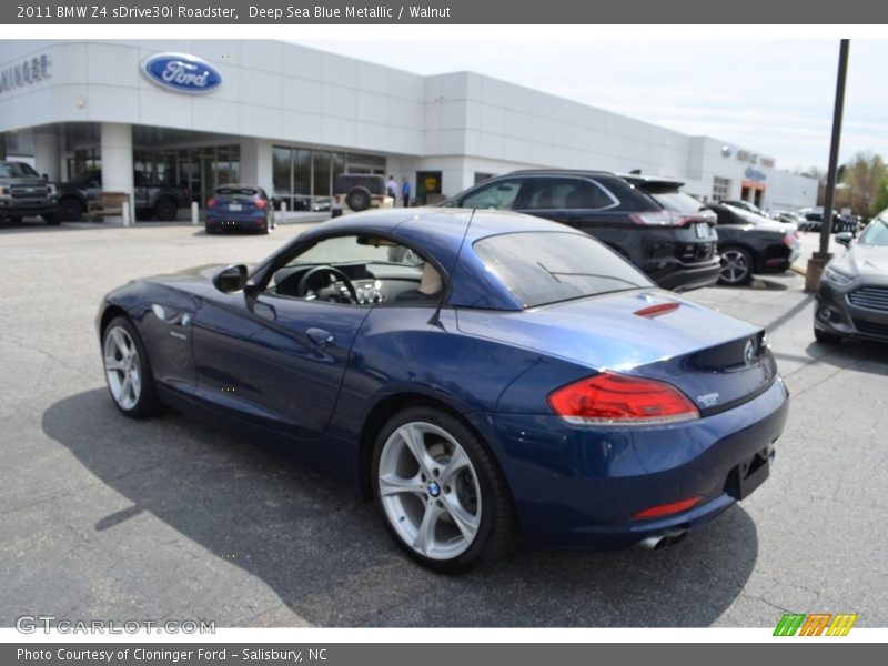 Deep Sea Blue Metallic / Walnut 2011 BMW Z4 sDrive30i Roadster