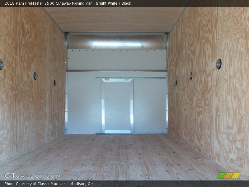 Bright White / Black 2018 Ram ProMaster 3500 Cutaway Moving Van