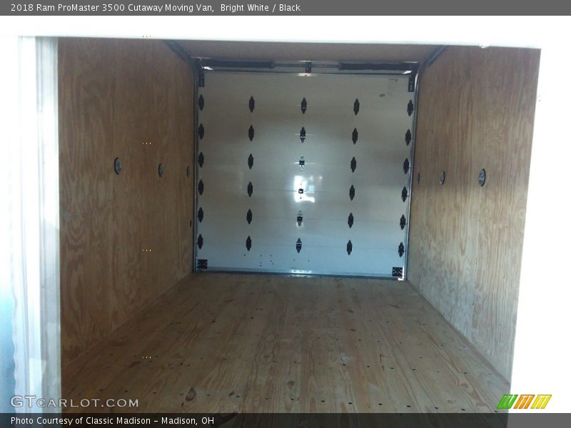 Bright White / Black 2018 Ram ProMaster 3500 Cutaway Moving Van