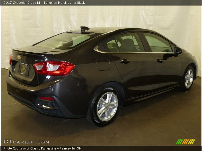 Tungsten Metallic / Jet Black 2017 Chevrolet Cruze LT