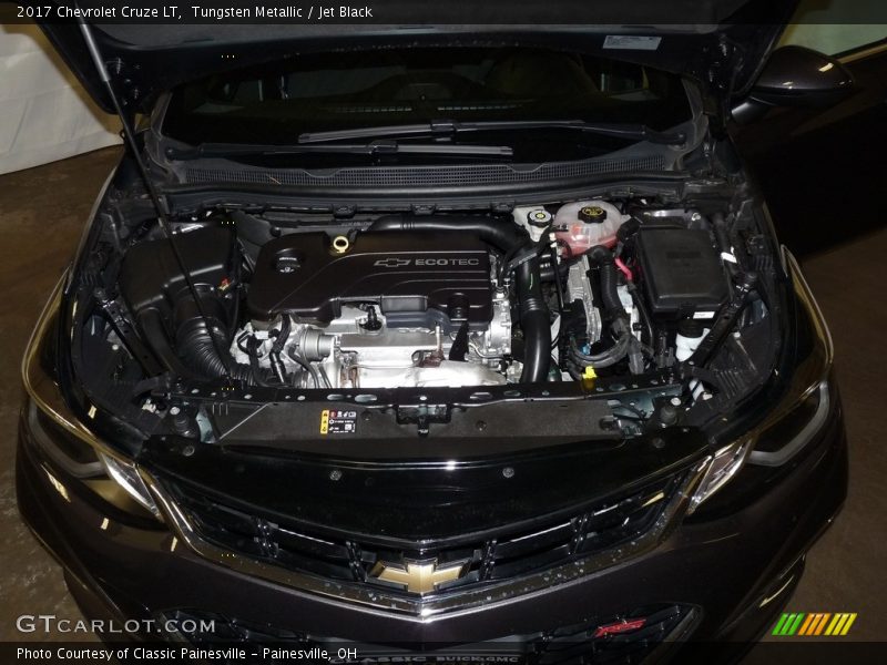Tungsten Metallic / Jet Black 2017 Chevrolet Cruze LT