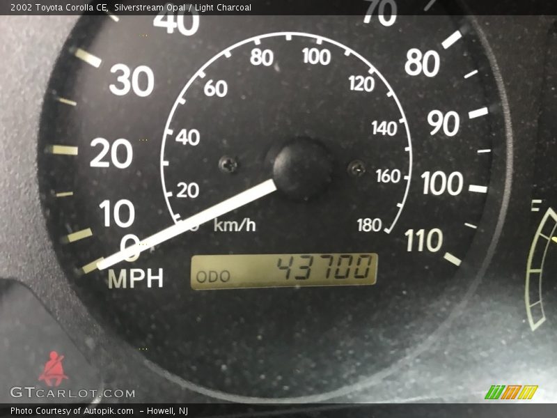 Silverstream Opal / Light Charcoal 2002 Toyota Corolla CE