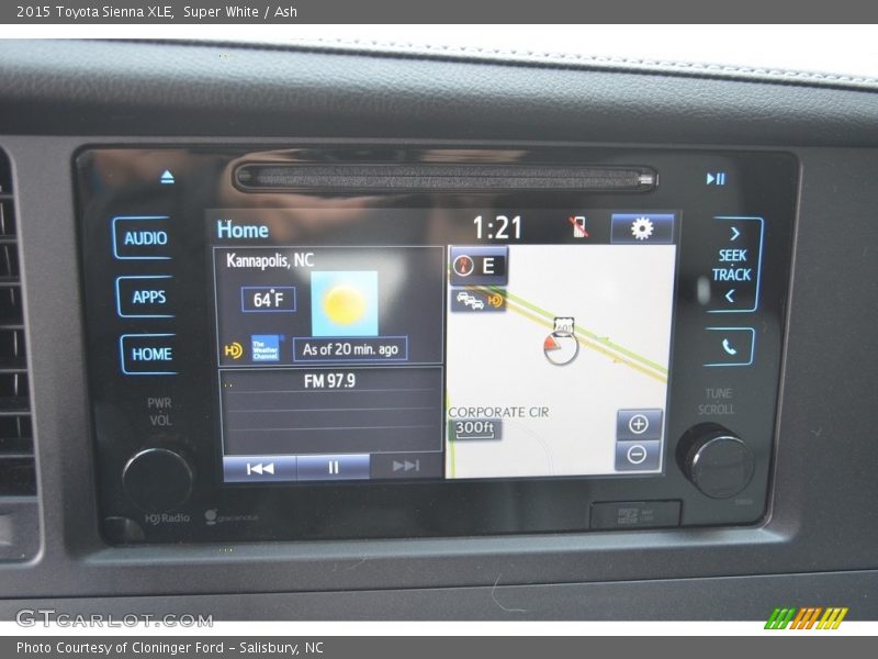 Super White / Ash 2015 Toyota Sienna XLE