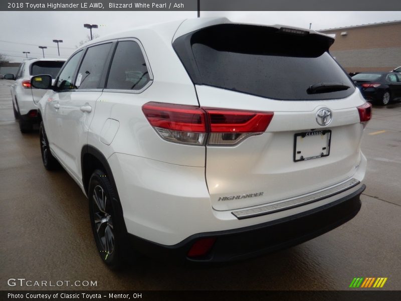 Blizzard White Pearl / Ash 2018 Toyota Highlander LE AWD