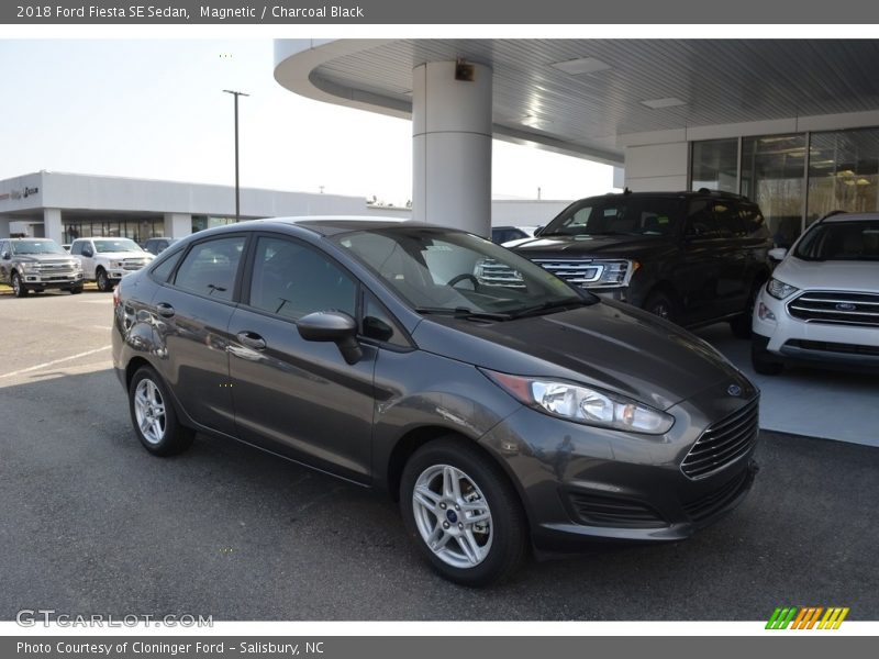 Magnetic / Charcoal Black 2018 Ford Fiesta SE Sedan