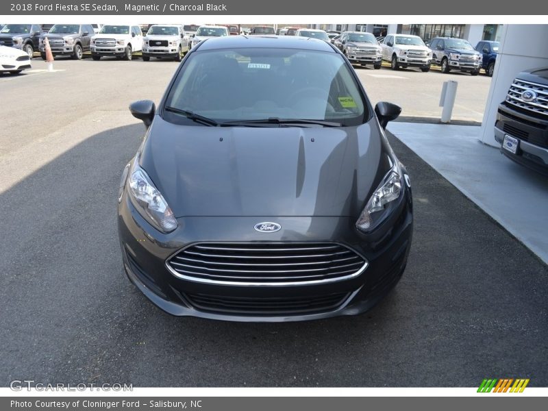 Magnetic / Charcoal Black 2018 Ford Fiesta SE Sedan