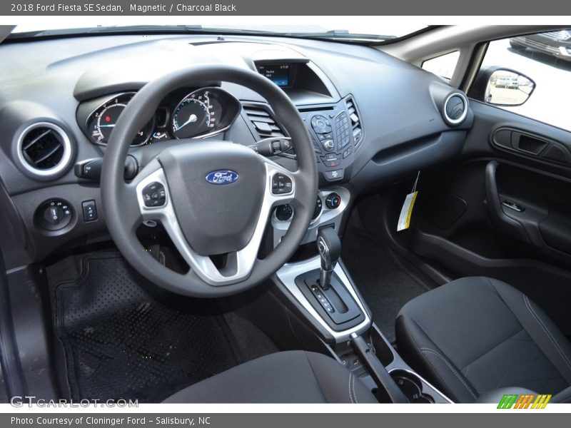 Magnetic / Charcoal Black 2018 Ford Fiesta SE Sedan
