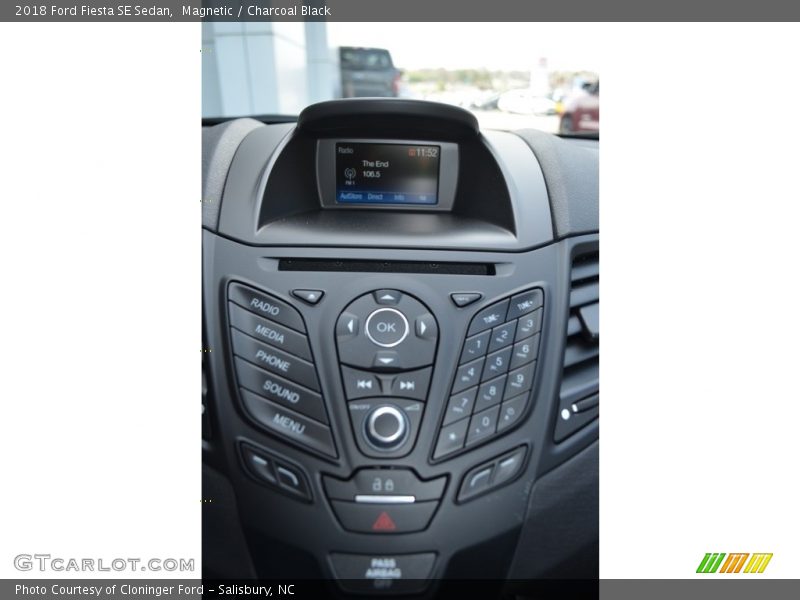 Magnetic / Charcoal Black 2018 Ford Fiesta SE Sedan