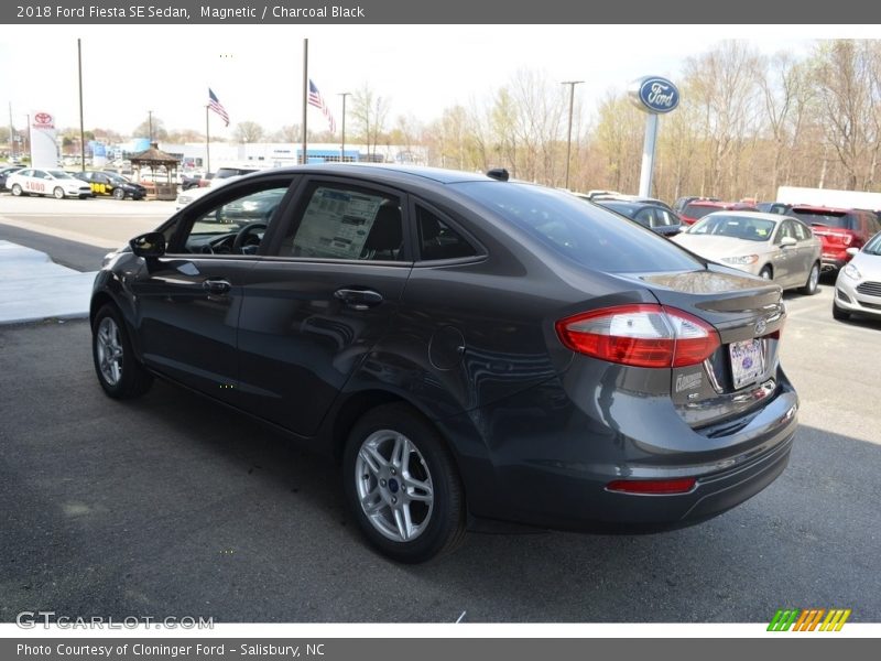 Magnetic / Charcoal Black 2018 Ford Fiesta SE Sedan