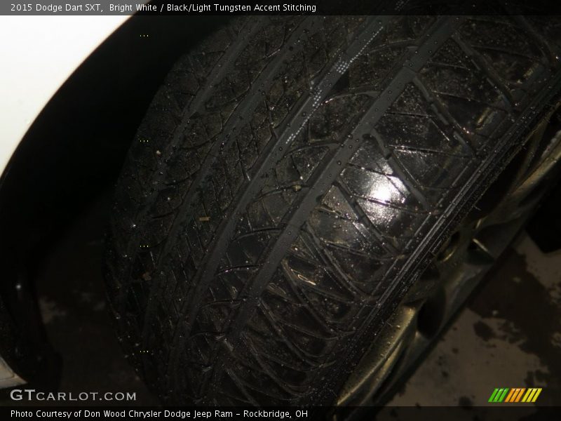 Bright White / Black/Light Tungsten Accent Stitching 2015 Dodge Dart SXT