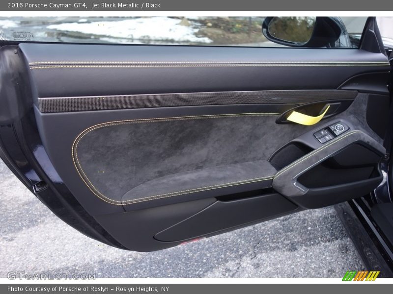 Door Panel of 2016 Cayman GT4