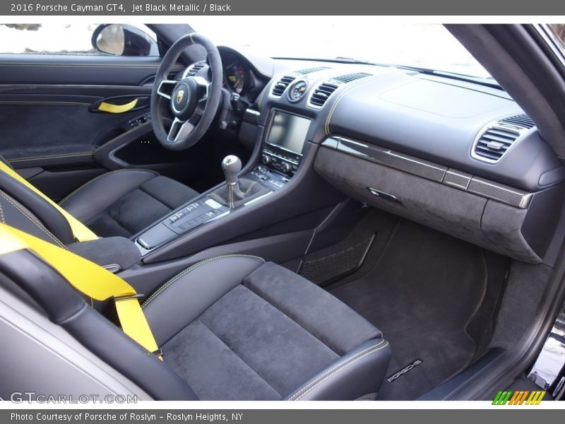 Dashboard of 2016 Cayman GT4