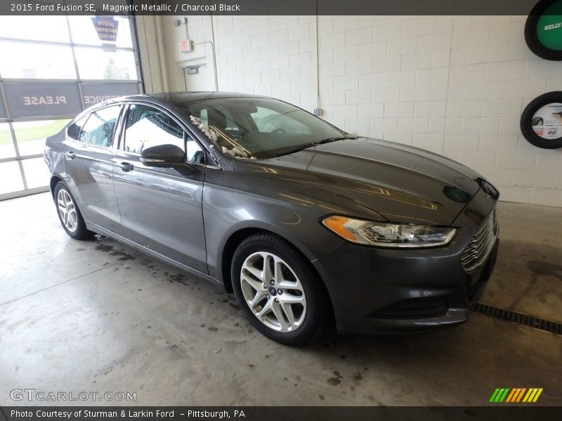 Magnetic Metallic / Charcoal Black 2015 Ford Fusion SE