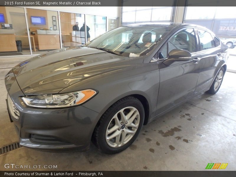 Magnetic Metallic / Charcoal Black 2015 Ford Fusion SE
