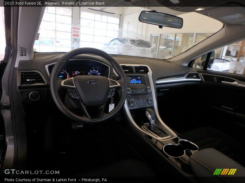 Magnetic Metallic / Charcoal Black 2015 Ford Fusion SE