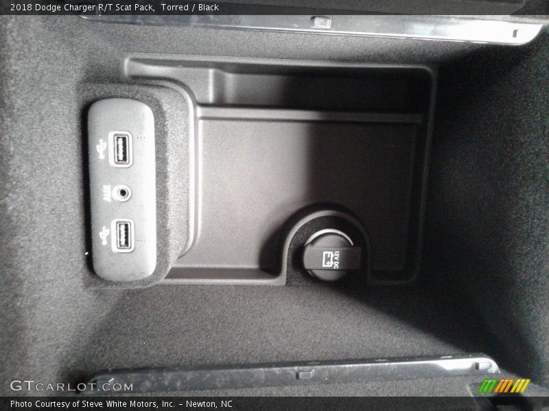 Torred / Black 2018 Dodge Charger R/T Scat Pack