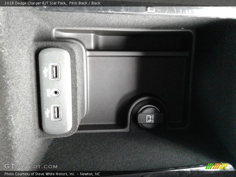 Pitch Black / Black 2018 Dodge Charger R/T Scat Pack