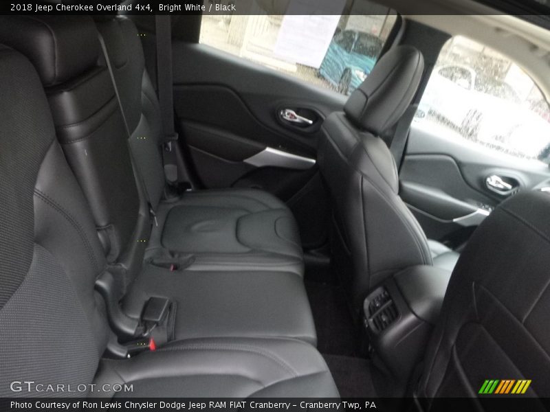 Bright White / Black 2018 Jeep Cherokee Overland 4x4