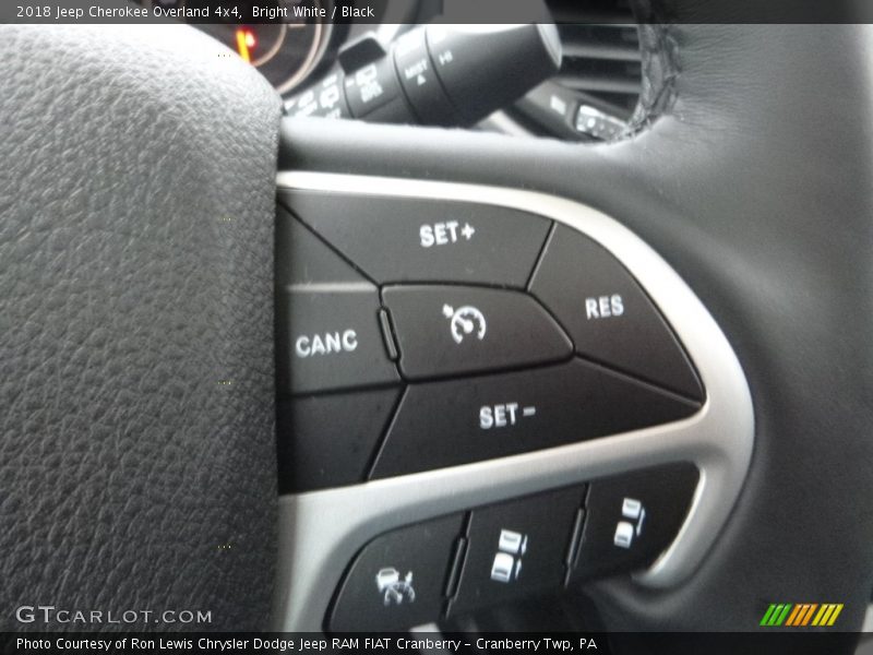 Bright White / Black 2018 Jeep Cherokee Overland 4x4