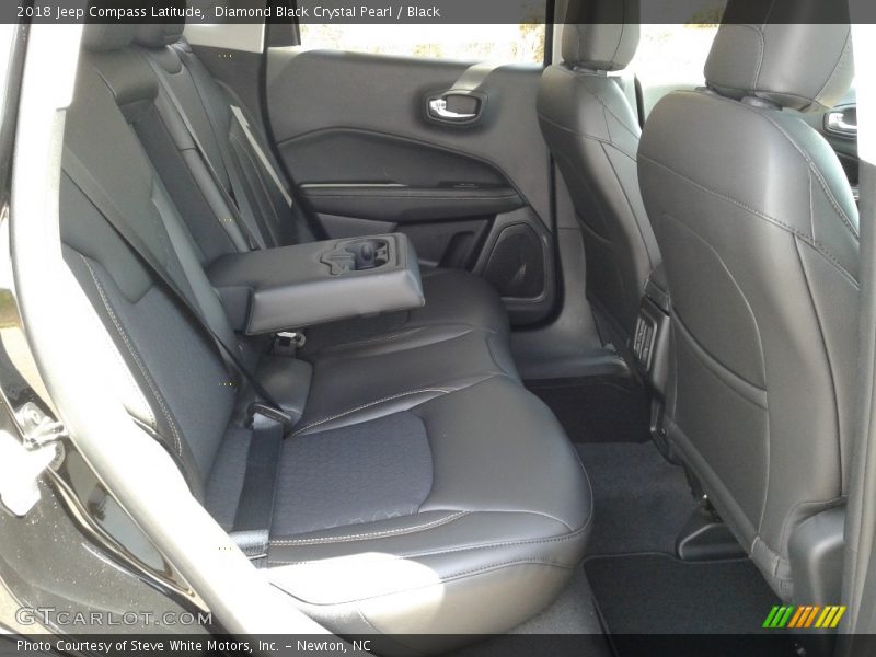 Diamond Black Crystal Pearl / Black 2018 Jeep Compass Latitude