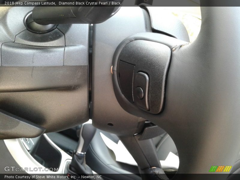 Diamond Black Crystal Pearl / Black 2018 Jeep Compass Latitude