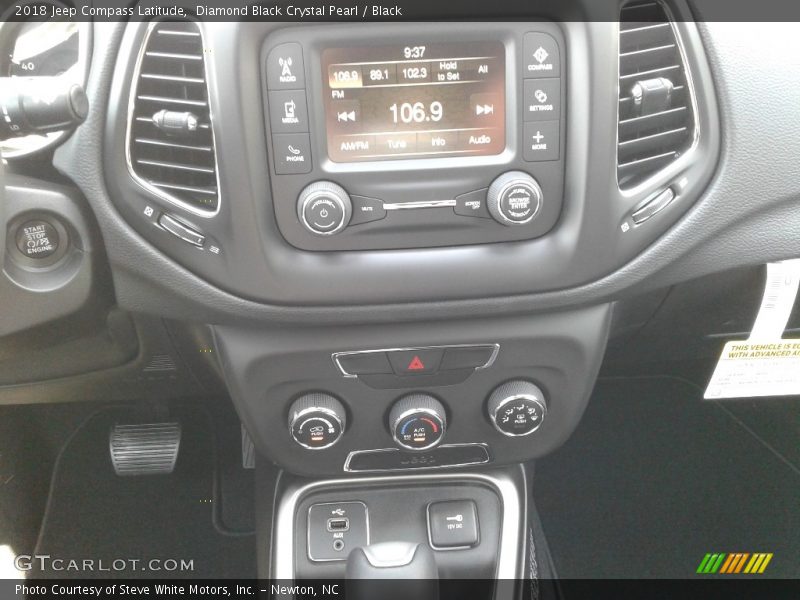Diamond Black Crystal Pearl / Black 2018 Jeep Compass Latitude