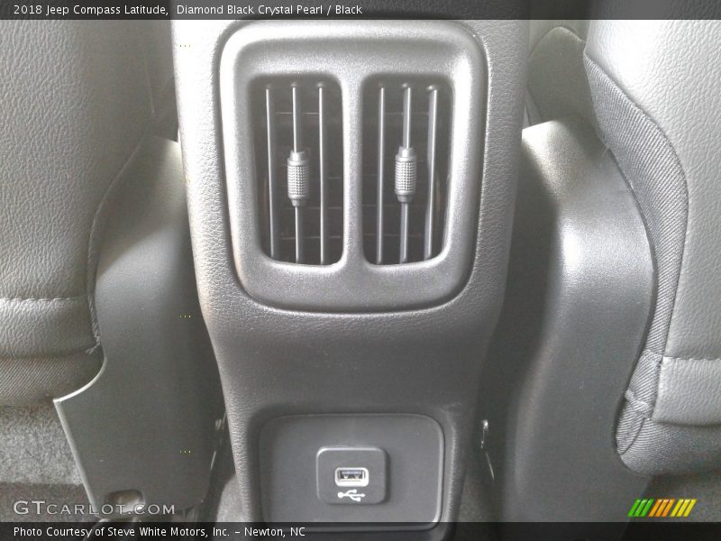 Diamond Black Crystal Pearl / Black 2018 Jeep Compass Latitude