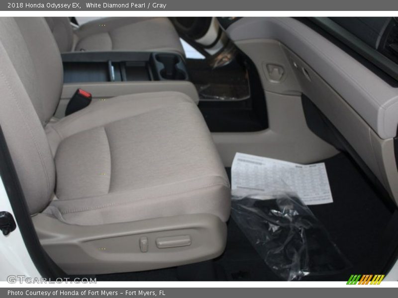 White Diamond Pearl / Gray 2018 Honda Odyssey EX