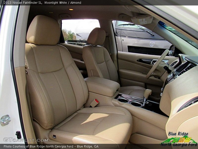 Moonlight White / Almond 2013 Nissan Pathfinder SL