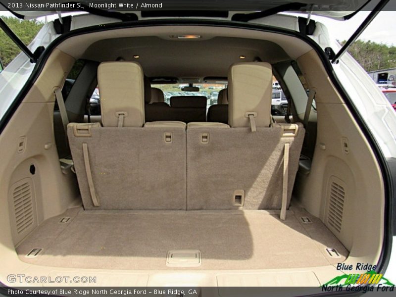 Moonlight White / Almond 2013 Nissan Pathfinder SL