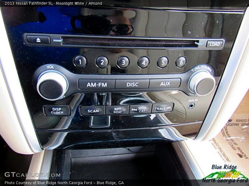 Moonlight White / Almond 2013 Nissan Pathfinder SL