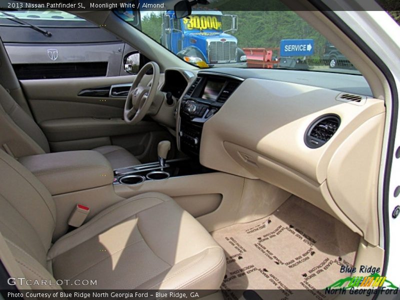 Moonlight White / Almond 2013 Nissan Pathfinder SL
