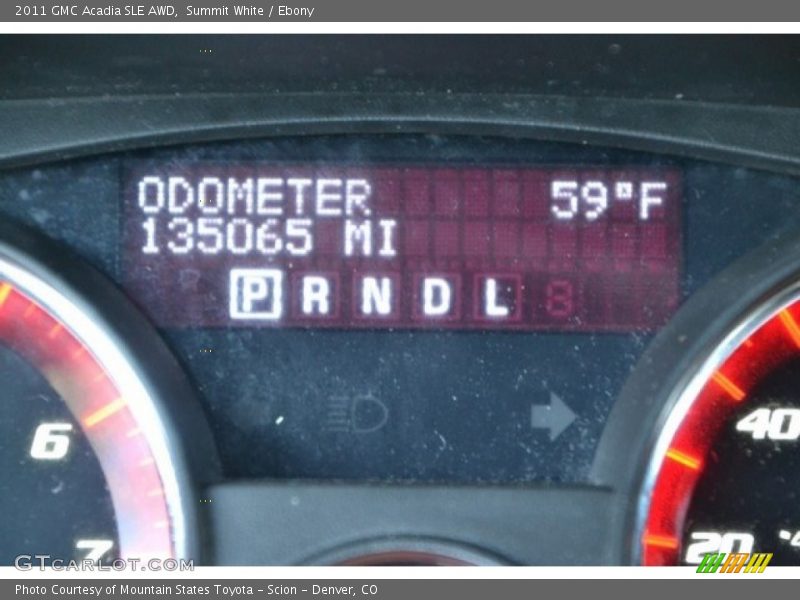 Summit White / Ebony 2011 GMC Acadia SLE AWD
