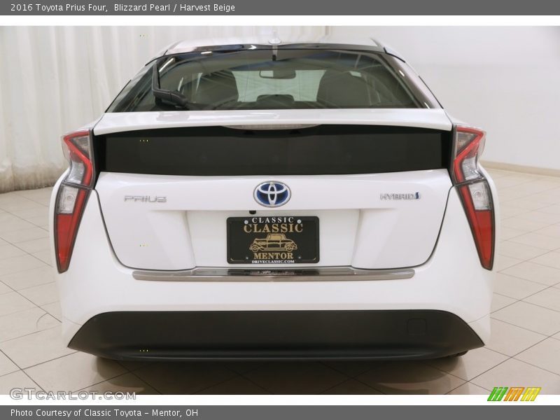 Blizzard Pearl / Harvest Beige 2016 Toyota Prius Four