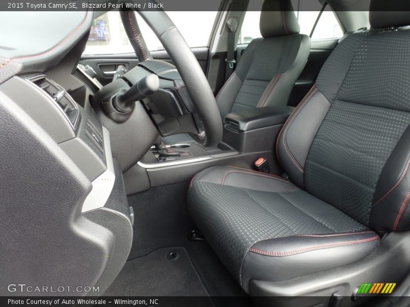 Blizzard Pearl White / Black 2015 Toyota Camry SE