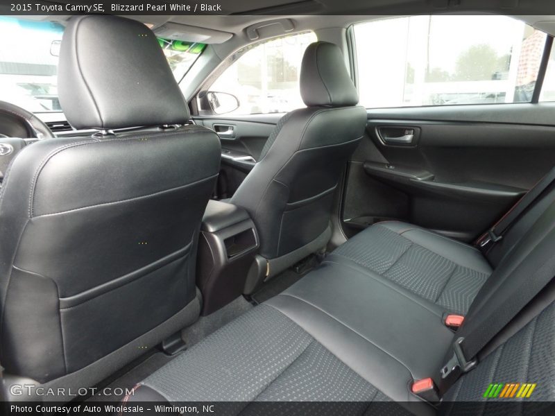 Blizzard Pearl White / Black 2015 Toyota Camry SE