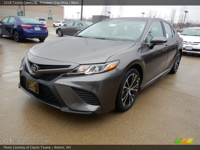 Front 3/4 View of 2018 Camry SE
