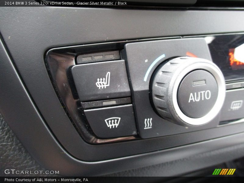 Glacier Silver Metallic / Black 2014 BMW 3 Series 320i xDrive Sedan