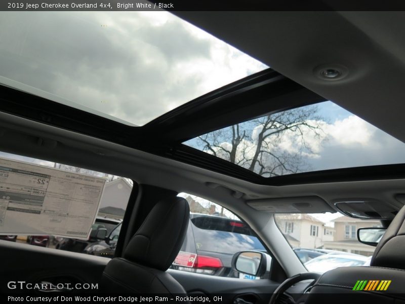 Bright White / Black 2019 Jeep Cherokee Overland 4x4