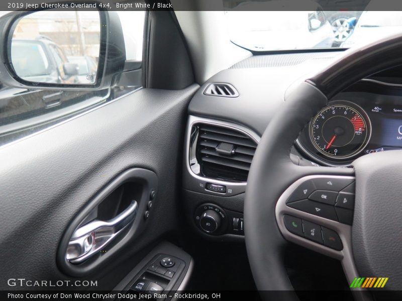 Bright White / Black 2019 Jeep Cherokee Overland 4x4