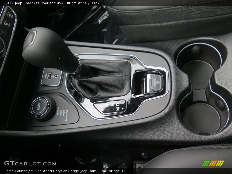 Bright White / Black 2019 Jeep Cherokee Overland 4x4