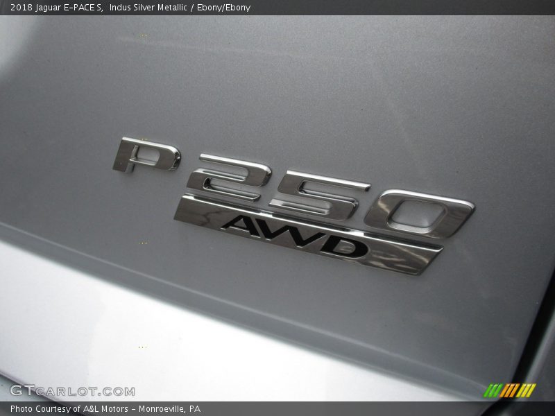 Indus Silver Metallic / Ebony/Ebony 2018 Jaguar E-PACE S