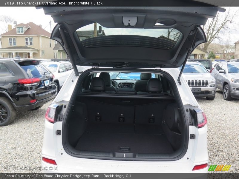 Bright White / Black 2019 Jeep Cherokee Overland 4x4
