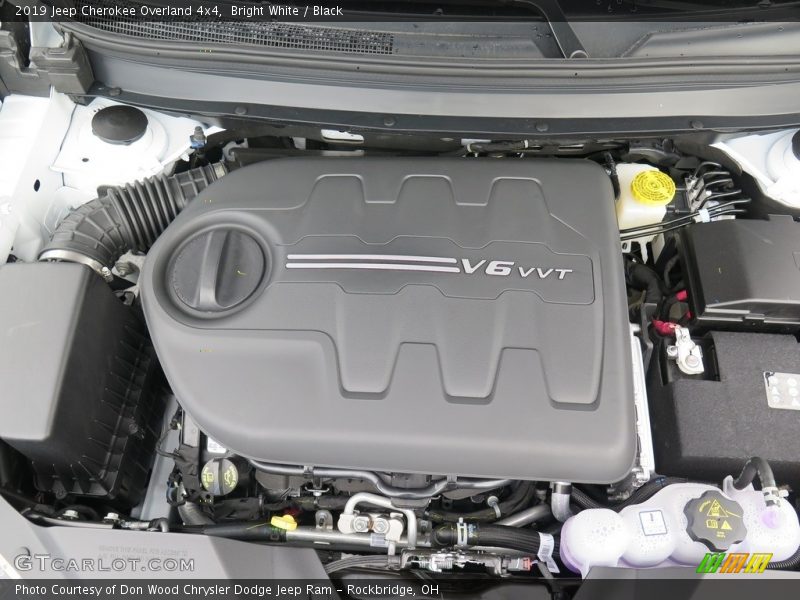Bright White / Black 2019 Jeep Cherokee Overland 4x4
