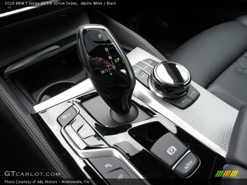 Alpine White / Black 2018 BMW 5 Series M550i xDrive Sedan