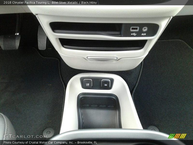 Billet Silver Metallic / Black/Alloy 2018 Chrysler Pacifica Touring L