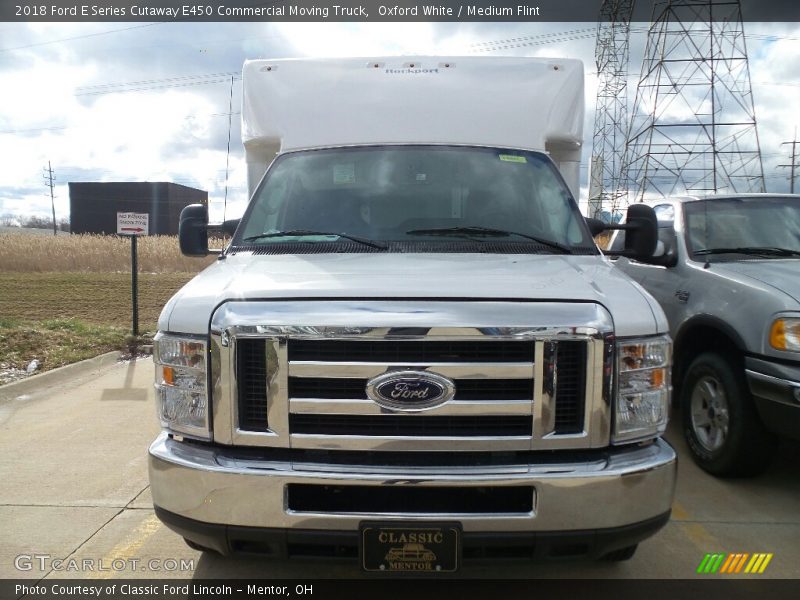 Oxford White / Medium Flint 2018 Ford E Series Cutaway E450 Commercial Moving Truck