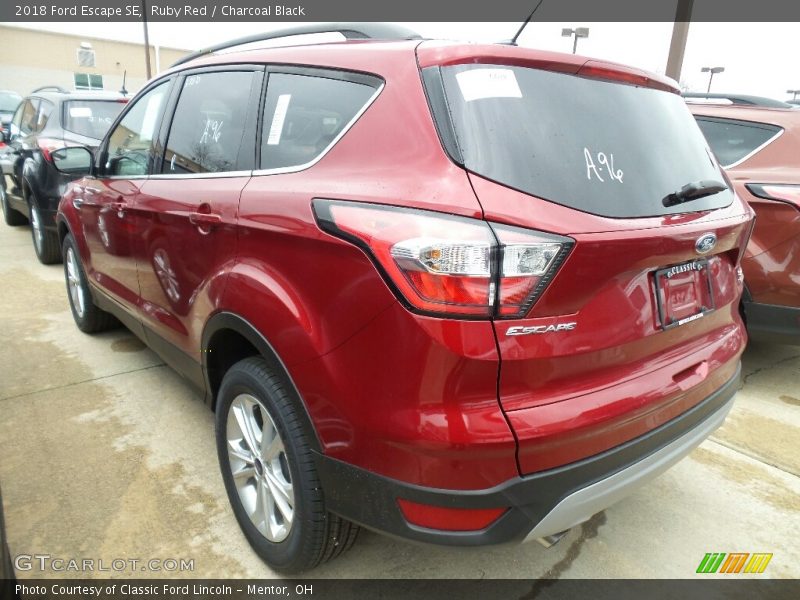 Ruby Red / Charcoal Black 2018 Ford Escape SE