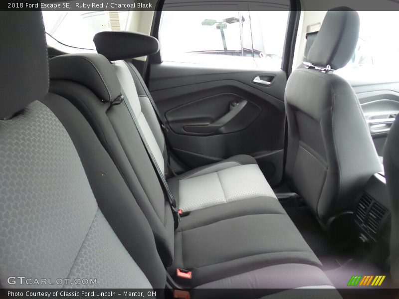 Ruby Red / Charcoal Black 2018 Ford Escape SE