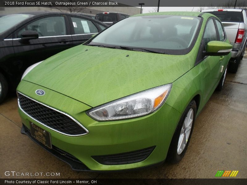 Outrageous Green / Charcoal Black 2018 Ford Focus SE Hatch